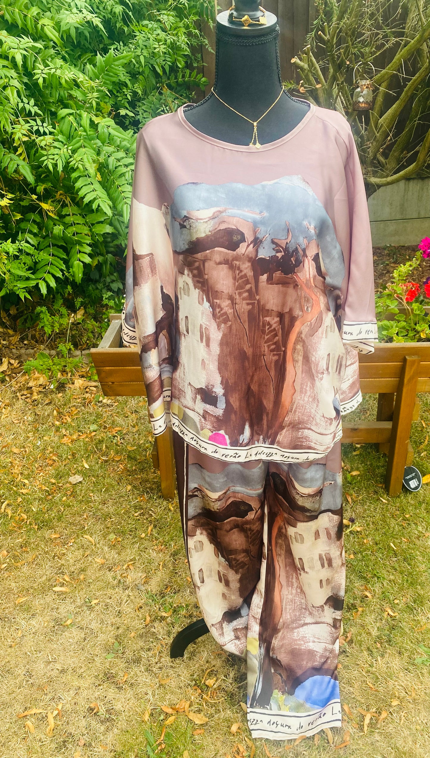 Made In Italy beautiful 2 piece set